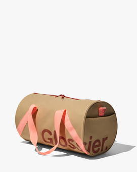 Hey guys ! Here are new pictures of the glossier beauty bag as you