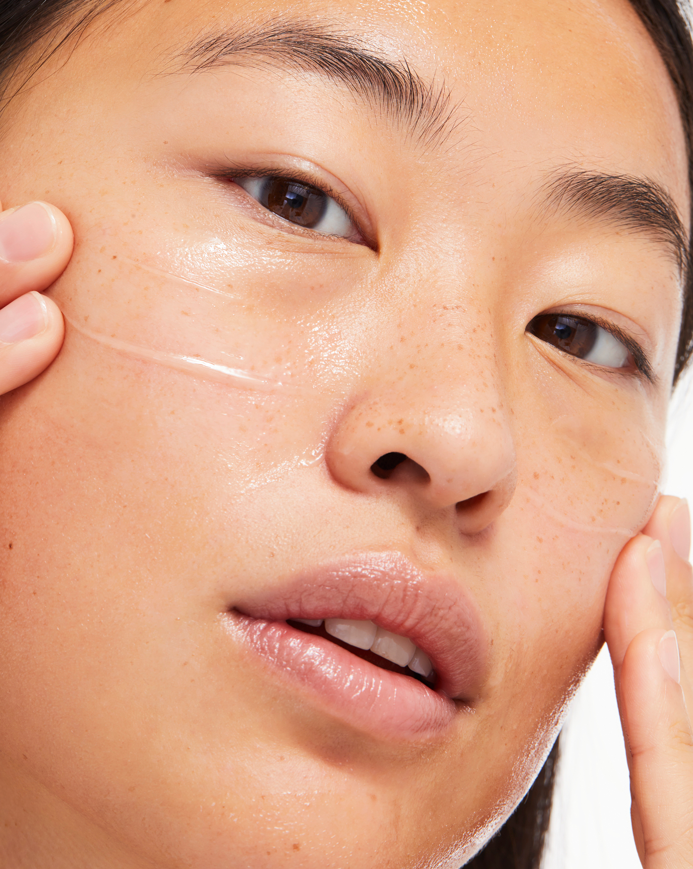 glossier-mjc-60ml-07.png?v=